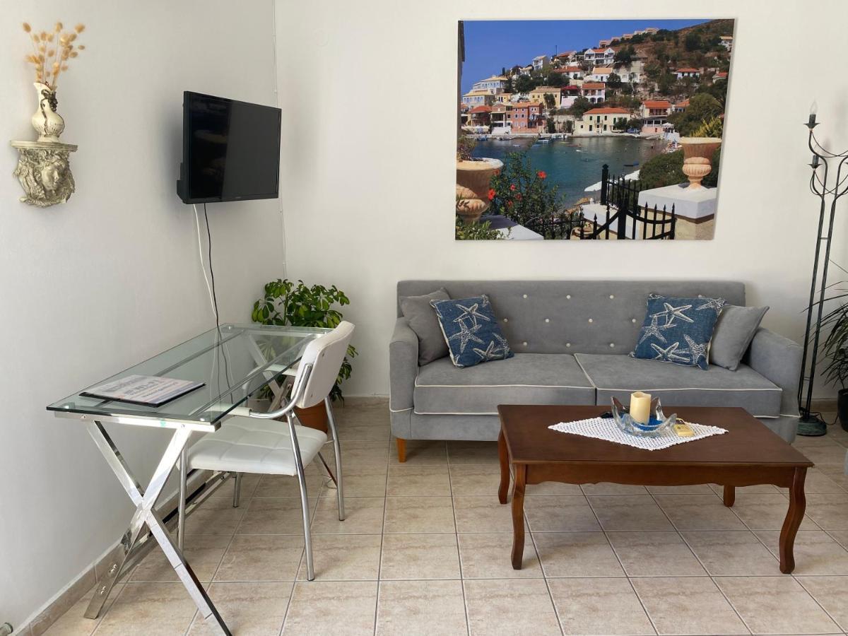 Gallery Apartments Lixouri Buitenkant foto