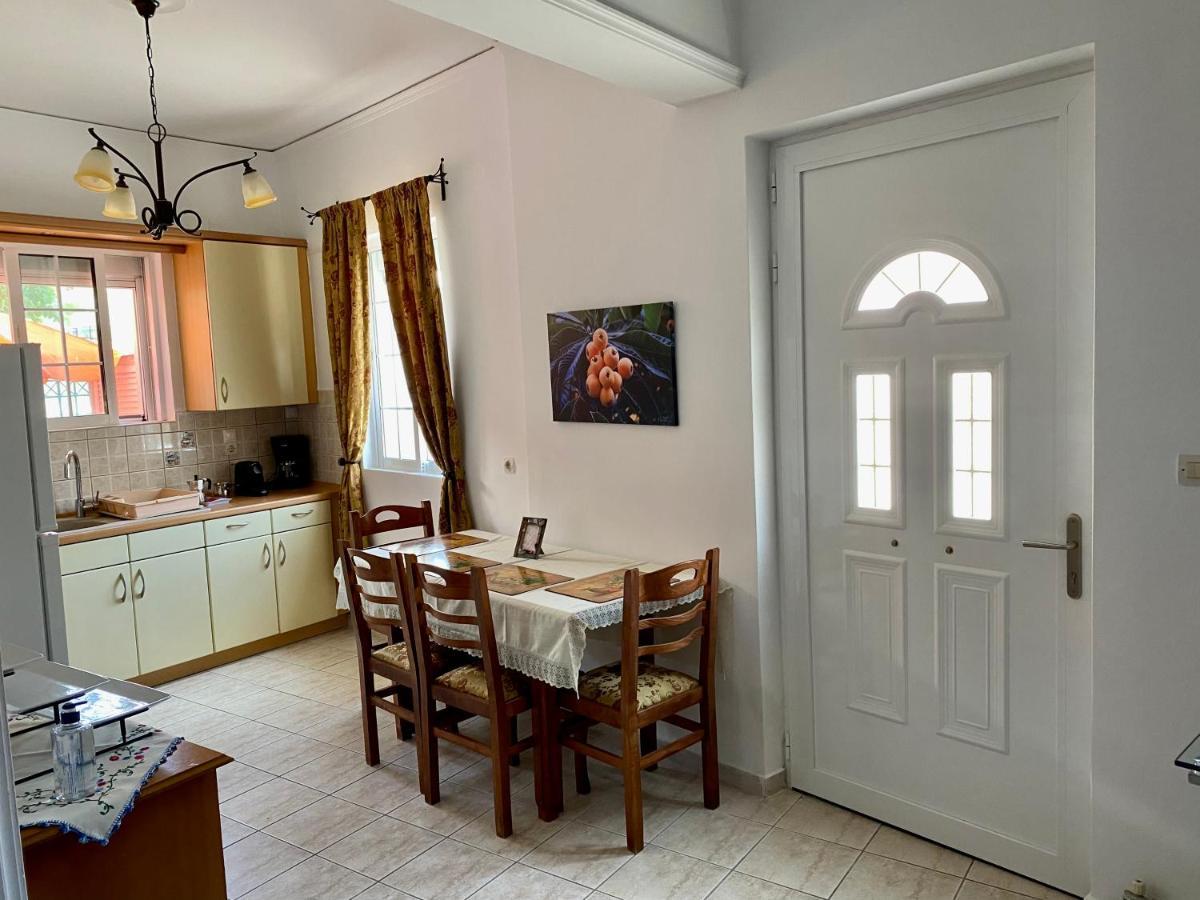 Gallery Apartments Lixouri Buitenkant foto